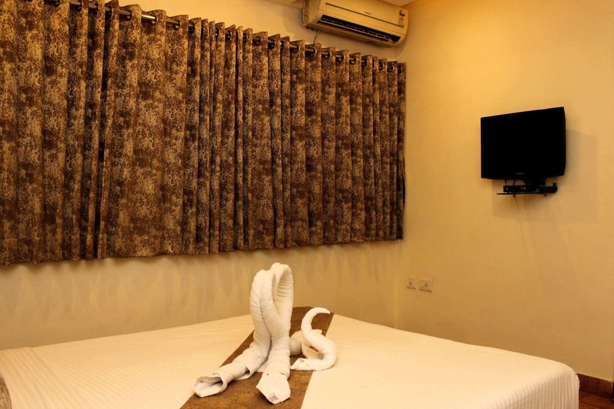 The Pearl Hotel Καλκούτα Εξωτερικό φωτογραφία